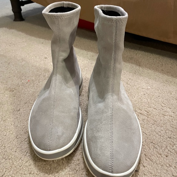 Stuart Weitzman Sneaker Sock Bootie Shoes Women’s 7.5 Seal Light Taupe HTF! - Picture 9 of 16